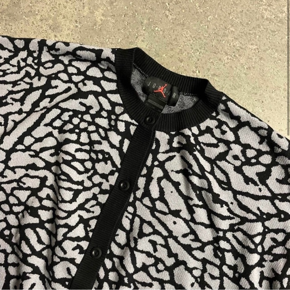 Jordan Brand Nike Oversized Cropped Cardigan Jordan 3 Elephant Print